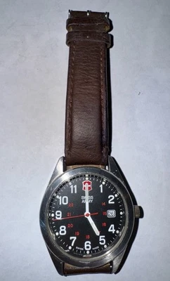 Vintage Mens Victorinox 241083 Garrison Swiss Army Watch ~ Classic Vtg Watch ~ - Image 1 of 4