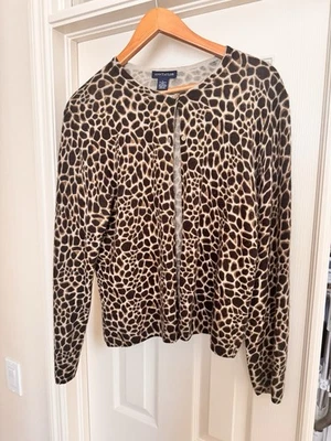 Conjunto de cárdigan suave con estampado animal de Ann Taylor talla grande Foto 1 de 4