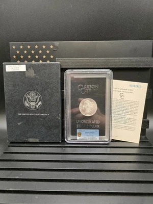 1881 CC Carson City $1 dólar Morgan prata PCGS MS62 GSA com caixa e papéis - Imagem 1 de 4