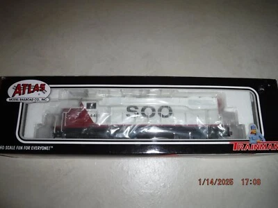 ATLAS HO TRAINMASTER SOO LINE GP38-2 LOCOMOTIVE #4411 (LT GRAY-RED) NEW IN BOX! - Image 1 of 4