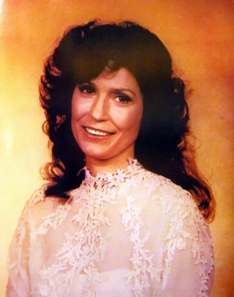LORETTA LYNN sexy country clipping 1980s color photo Grand Ole Opry 8 x 10  - Image 1 of 1