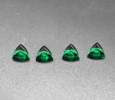 Esmeralda verde laboratorio trillones cabujones 3 mm a 12 mm piedra preciosa suelta calibrada Foto 1 de 4