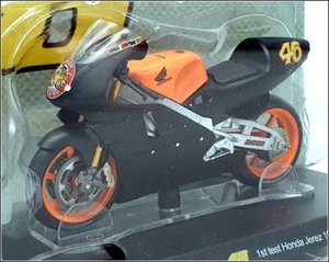 Altaya 1/18 Scale FFR59 - Honda NSR 500 - #46 1st Test Honda Jerez 1999 Rossi - Picture 1 of 5