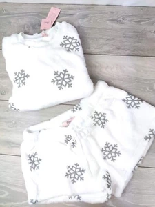 NEW Boux Avenue Ivory Mix Snowflake Plush Short Set Sweatshirt & Short Christmas - Picture 1 of 3
