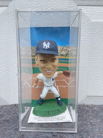 Derek Jeter New York Yankees 1998 Corinthian Headliner XL IN DISPLAY CASE Cover