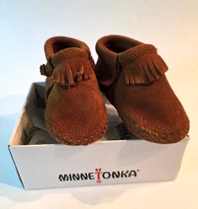 Minnetonka Infants Baby Booties Suede Riley Sz 3 Brown - Picture 1 of 5