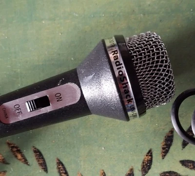 Radioshack Unidirectional Dynamic Microphone, 2.4/2.5mm Jack . Untested - Image 1 of 2