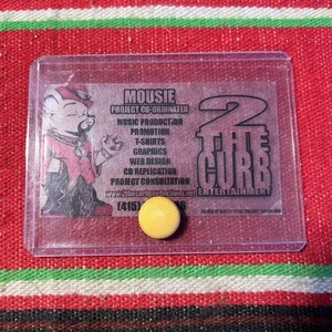 Tarjeta de visita Mousie 2 The Curb Entertainment Norteno Rap RARA - Imagen 1 de 2