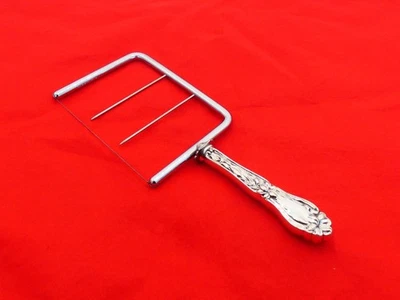 Cortadora de queso Frank Whiting de plata esterlina con lirio PW-6 Foto 1 de 4