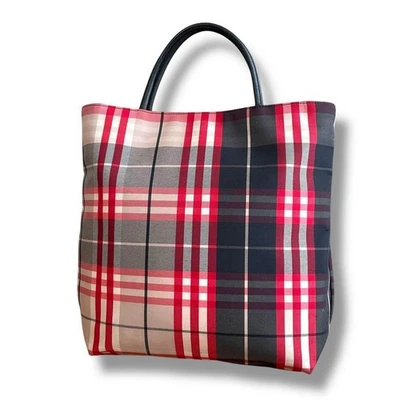 Bolso de Mano Burberry Nylon Nova Check Rojo Foto 1 de 4
