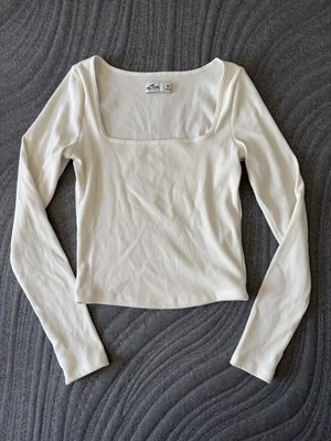 Top Hollister Blanco Suave Elástico Tela Sin Costuras Cuello Cuadrado Talla Mediana Foto 1 de 3