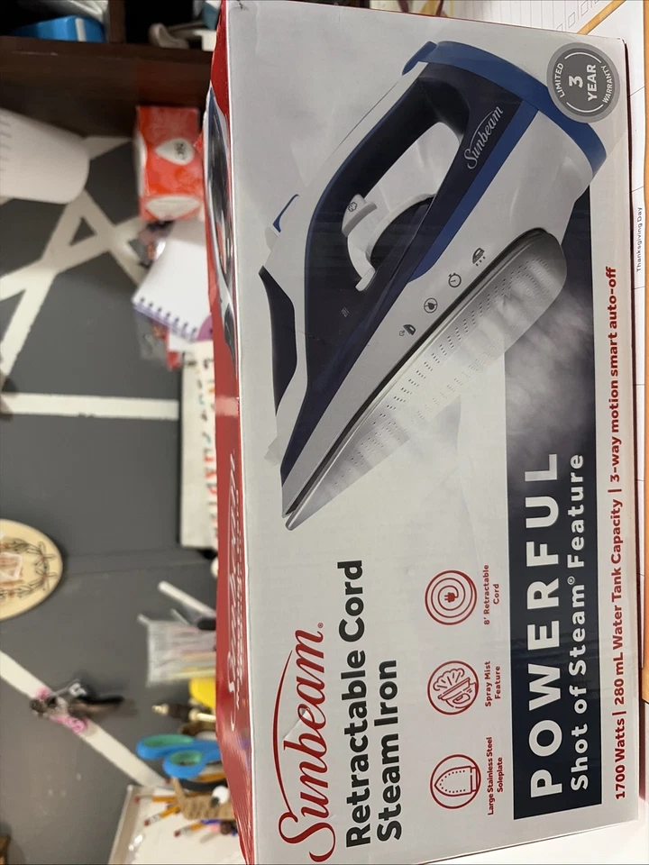 Plancha de vapor Sunbeam 1700W con cable retráctil y función de disparo de vapor Foto 1 de 1