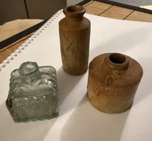 Antike Tintenflaschen gut - grünes Glas geriffelte Tinte, Gift, Parfüm? Stein - Bild 1 von 6