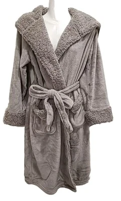 BATA DE PELUCHE GRIS NUBE CON CAPUCHA RIBETE PIEL SINTÉTICA PEQUEÑO GRANERO DE CERÁMICA Foto 1 de 4