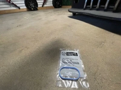 (1) NEW OEM Mazda 2001-2004 Mazda6 Tribute Surge Tank Gasket AJ03-13-135 - Image 1 of 4