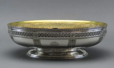 Stunning c1919 Tiffany Co Sterling Silver Oval Centerpiece Bowl w Flower Frog Cover