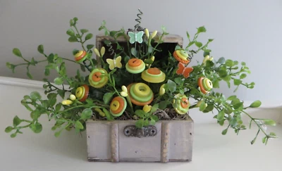 Букет цветов на пуговицах в маленькой декоративной груди - весна/лето домашний декор #468 - Изображение 1 из 4