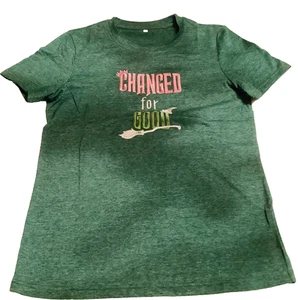 Wicket Inspired T-Shirt Green “ Changed for Good” Witch Theme Graphic Shirt M - Picture 1 of 4