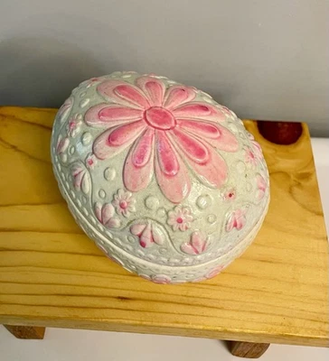 VINTAGE Large PAPER MACHE EASTER EGG TRINKET BOX JAPAN PINK FLOWER - Image 1 of 3