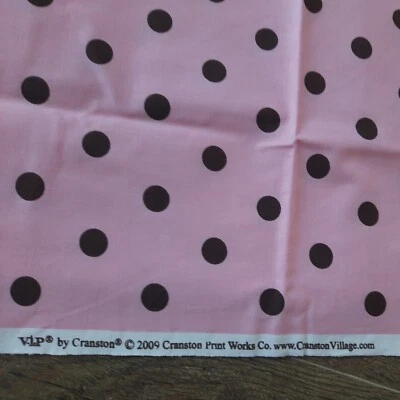 Tecido acolchoado VIP estampa cranston 44"X37" 100% algodão rosa e marrom bolinhas - Imagem 1 de 4