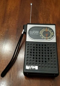 Sanyo AM/FM Transistor tragbares Radio Modell RP-5050 Vintage getestet funktioniert - Bild 1 von 8