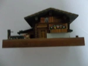 HANDCARAVED SWISS MUSIC BOX - TUNE EDELWISS - Picture 1 of 3