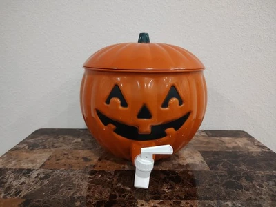 Dispensador de bebidas Destination Holiday 1,4 galones (5 L) Jack-o'-lantern Halloween Foto 1 de 4