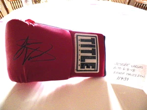 GUANTE DE BOXEO JESSIE VARGAS - BOXER AUTÉNTICO TÍTULO AUTOGRAFIADO 6-8-18 - Imagen 1 de 2