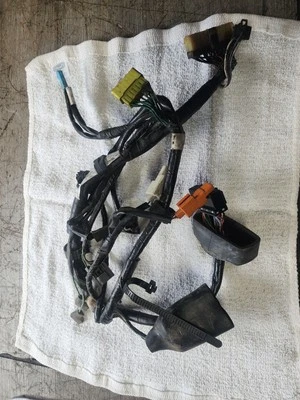 2003 03-09 Honda ST1300 ST1300P fiação dianteira sub chicote de fios interruptor de velocímetro tear - Imagem 1 de 4