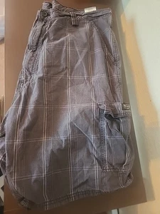 Men's Wrangler Cargo Shorts Gray Plaid Size 42 Reg - Picture 1 of 5