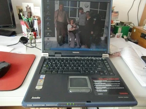 laptop toshiba satellite 2430-201 - Bild 1 von 7