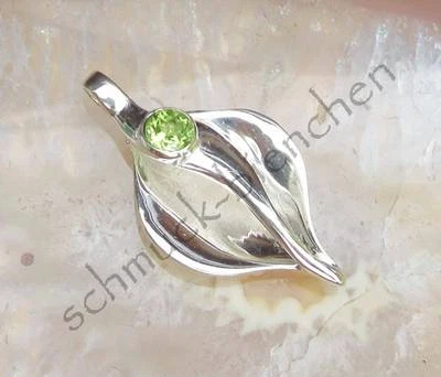 Ω Rimorchio Gocce Fiore con Peridoto Verde Pietra Del Agosto Argento Sterling - Immagine 1 di 4