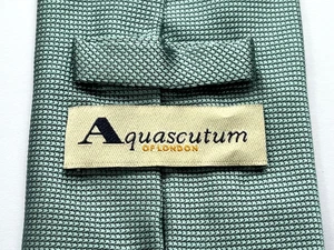 AQUASCUTUM Silk Tie Green Plain Pattern - Picture 1 of 3