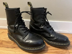 Women’s Dr Doc Martens Air Wair 1460 W Black Combat Style Boots US 9 UK 7 EU 41 - Picture 1 of 7