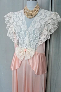 Sultry Vtg Full Length Nightgown See Through Lace Bodice Lady Cameo Size Medium - Picture 1 of 8