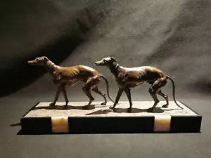 Splendido Statua di levriero in stile art deco L. 45cm in bronzo e marmo - Foto 1 di 10