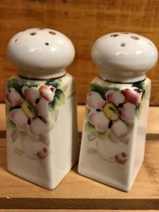 Vintage Salt & Pepper Shakers Hand Painted Pink & Green Floral - Picture 1 of 8