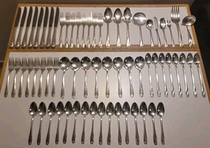 1847 Rogers Bros Narzisse Silberbesteck Besteck IS Set für 8 Personen 66 Teile Vintage - Bild 1 von 24