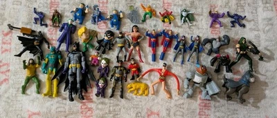 Lote de 36 bonecos de ação mistos DC Batman Superman etc - Imagem 1 de 4