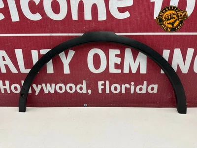 Land Rover Discovery 2017-2024 guardabarros delantero izquierdo apertura rueda moldura OEM Foto 1 de 4