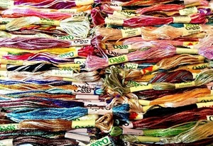 25-Pack Variegated Silk Thread Skeins - Perfect for Embroidery & Crafting | UK - Picture 1 of 4