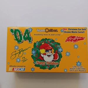 Equipo Calibre Sam Bajo Felices Fiestas Autografiado LE #19 De 100 04 1:24 NASCAR  - Imagen 1 de 5