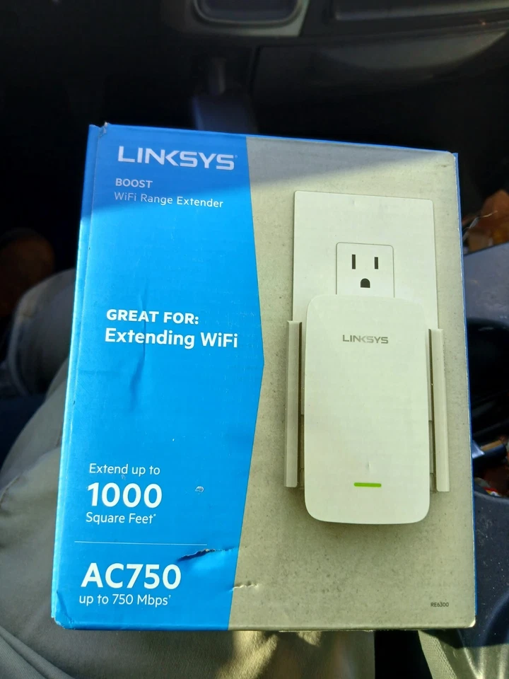 Linksys AC750 Boost Dual-Band Wi-Fi Gigabit Range Extender Repeater - RE6300 - Image 1 of 1