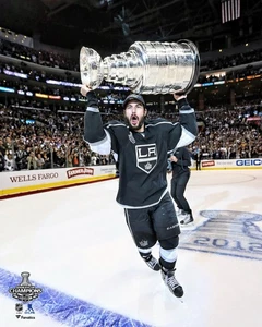 Drew Doughty Los Angeles Kings Unsigned 2012 SC Champs Raises Cup Photo - Picture 1 of 1