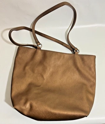 Bolso de hombro Style & Co. marrón dorado de 15" x 10" para mujer de cuero sintético Foto 1 de 4