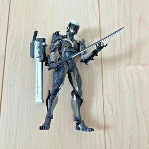Kaiyodo Revoltech Yamaguchi 140 Metal Gear Rising Revengence Raiden Figure JUNK - Picture 1 of 2