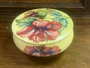 Moorcroft Hibiscus Covered Candy Dish - Picture 1 of 8