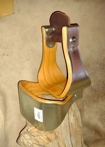 New Wide USA Made 4" Metal Bound Bell Stirrups. G&E - Picture 1 of 5