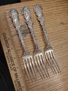 Lot 3 Gorham Marie Antoinette 1890 Sterlingsilber 7 5/8" Tafelgabeln Monogramm - Bild 1 von 5