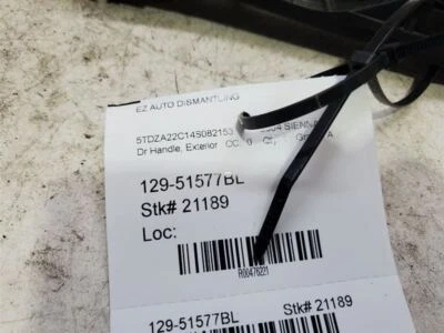 04-10, Toyota Sienna, Driver Door Handle Exterior Assembly, PN:69211-AE020-B0 - Imagem 1 de 4